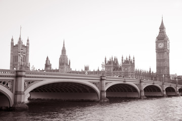 Fototapeta na wymiar Westminster Bridge i Big Ben, London