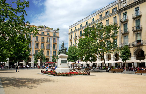 Gerona - Pla&ccedil;a de la Independ&egrave;ncia