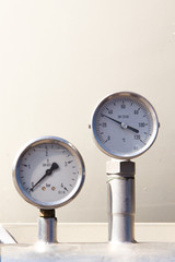 temperature and pressure gauge