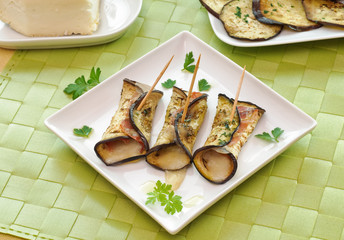 Fagottini di melanzane con speck e formaggio, antipasto