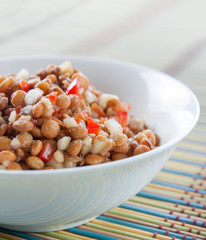 Fresh salad of lentils and vegetables