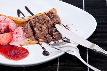 Homemade Strawberry and Chocolate Ice Cream