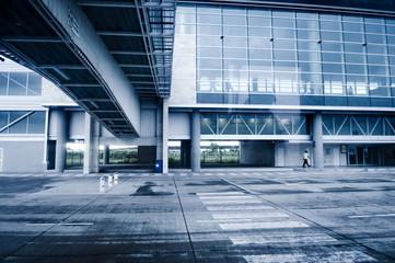architecture / airport exterior