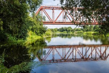 Мост над рекой