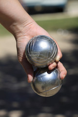 main tenant des boules