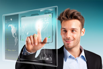 Mann mit virtuellem Interface