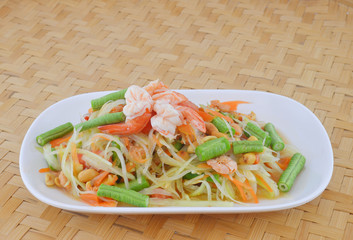 green papaya salad thai food