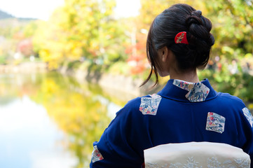 japanese kimono woman in autumn