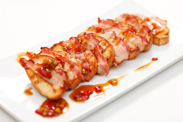 toasts with bacon