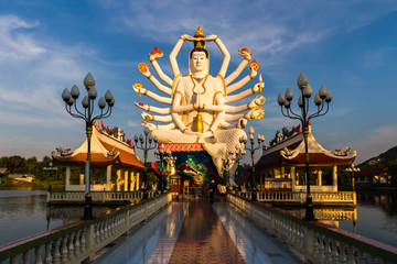 Obraz premium Świątynia Wat Plai Leam, Tajlandia, Koh Samui