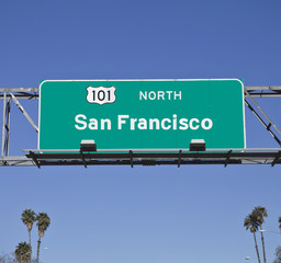 Fototapeta premium San Francisco 101 Freeway Sign with Palms