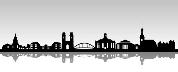Fototapeta premium Saarbrücken Skyline grauer Himmel