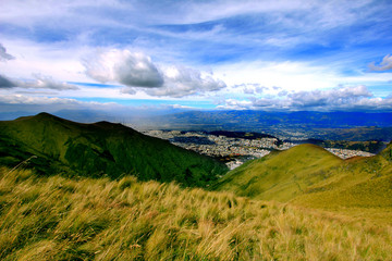 Quito vue depuis la montagne