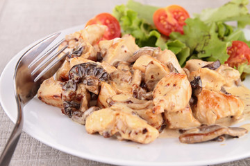 meat with mushrooms sauce