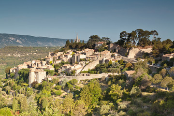 Fototapeta premium The hill top vilage of Bonnieux in Provence