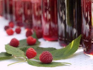 Himbeeren, selbstgemachte Konfit&uuml;re.
