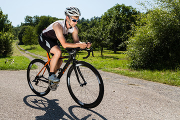 Triathlet auf dem Fahrrad