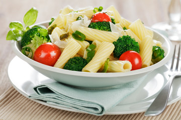 Tortiglioni mit Brokkoli und Cherrytomaten