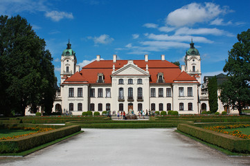 Fototapeta na wymiar Palace in Kozłówka, Poland