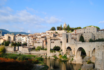 Fototapeta na wymiar Widok miasta Besalu. Catalunya