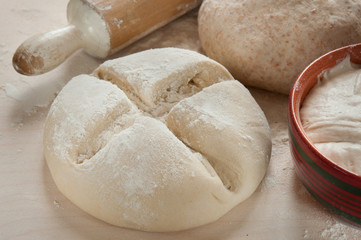 dough with rolling pin _ pasta con mattarello - 43556079