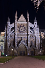 Fototapeta premium westminster abbey illuminated by night