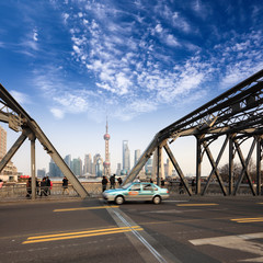 Fototapeta na wymiar shanghai ogród most z Pudong skyline