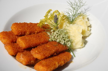 Fischstäbchen und Püree