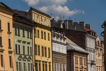 Fototapeta na wymiar Piękna fasada starej kamienicy w Krakowie