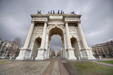 Fototapeta na wymiar Arch of Peace, Milano