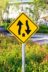 Two way traffic sign
