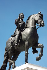 Fototapeta premium Paris statue Henri IV