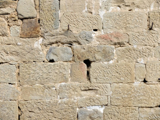 Schäden an Sandsteinwand