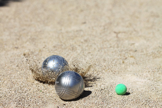 boules de p&eacute;tanque