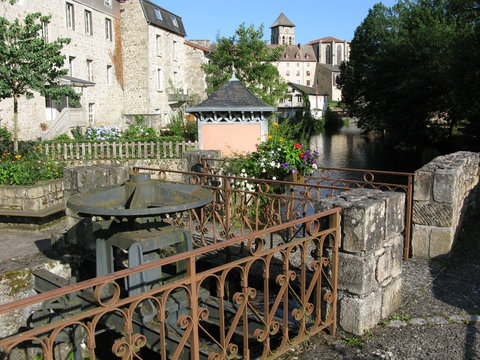 Eymoutiers dans le Limousin : quartier des tanneurs (rue Farges)