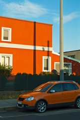 Haus Orange Auto Parkplatz