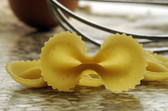 Farfalle Mo&ntilde;os 파팔레 Фарфалле فارفاله
