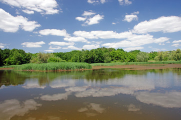 Obraz na płótnie Canvas Mirroring lake