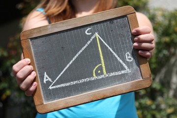 alte Schultafel mit Geometriezeichnung