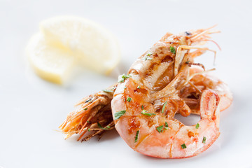 grilled shrimp with lemon