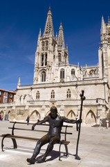 Naklejka na ściany i meble Pilgrim Statue i dolny Santa Maria Katedra w Burgos
