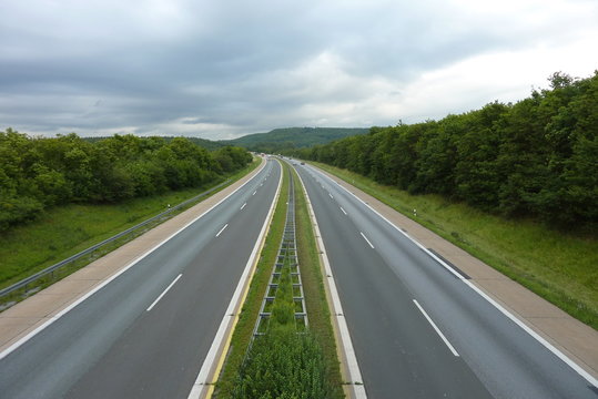 leere Autobahn