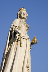 Fototapeta na wymiar Queen Anne Statue, City of London