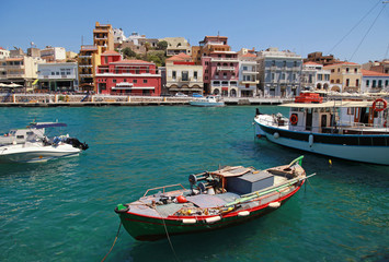 Fototapeta na wymiar Panorama Agios Nikolaos na Krecie, w Grecji.