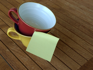 Post-it and mugs