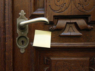 Ancient door handle and post-it