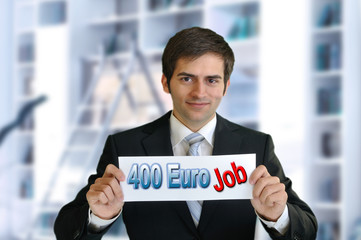 Mann mit Schild 400 Euro Job