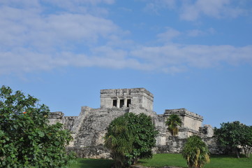 Fototapeta na wymiar Ruiny i Maya Tulum