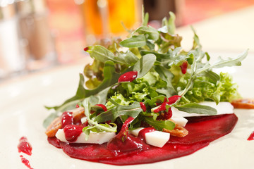 salad with beet and arugula