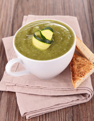 vegetable soup with crouton